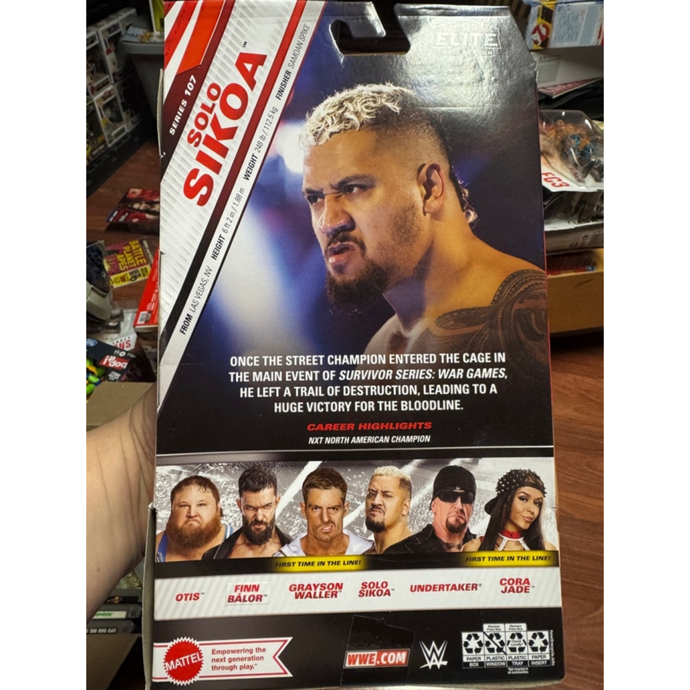 WWE Elite Series 107 Solo Sikoa Wrestling Action Figure Bloodline - Picture 2 of 2